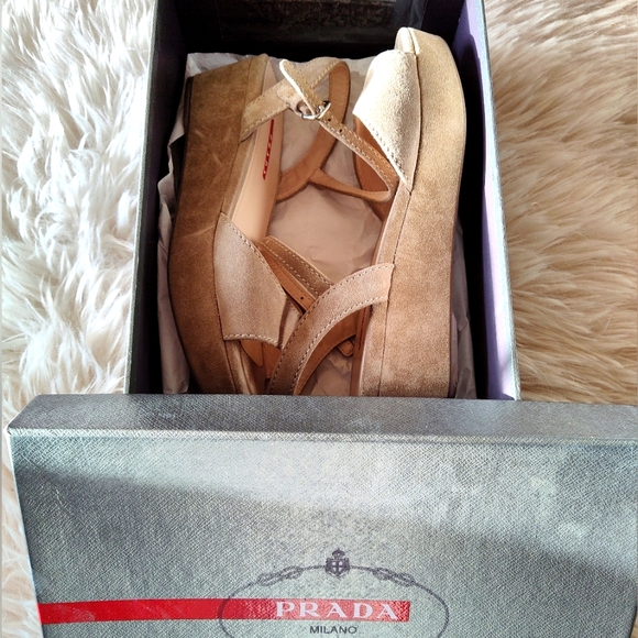 COPY - COPY - Platform Suide Prada Sandals Size 8 - Picture 1 of 3